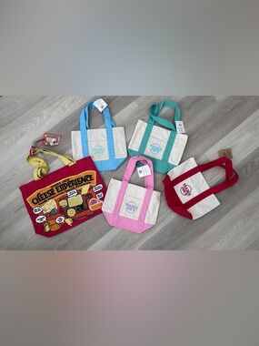 Trader Joe’s 4 Mini and 1 Cheese Experience/Adventure Canvas Tote Bags